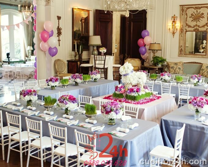 Dịch vụ cưới hỏi 24h trọn vẹn ngày vui chuyên trang trí nhà đám cưới hỏi và nhà hàng tiệc cưới | Trang trí không gian nhà hàng tươi tắn với các sắc hoa tươi